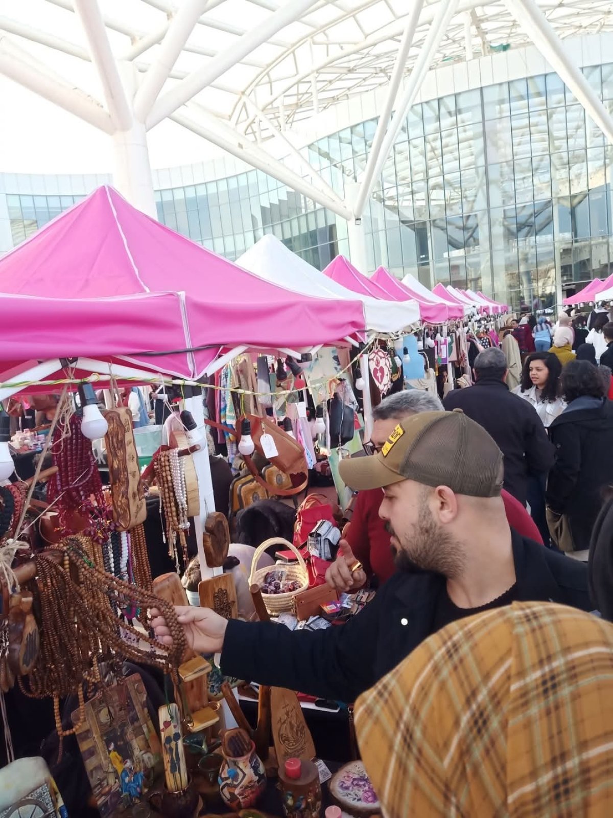 "اطلع للنور" في الشيخ زايد: معرض جديد لدعم الحرف اليدوية والمشاريع الصغيرة"