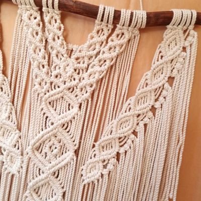 معلقه حائط مكرمية