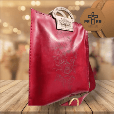 شنطه وجه امراءة