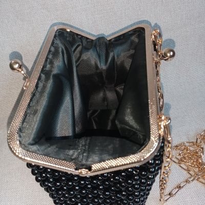 شنطه بفريم من اللولي الاسود 