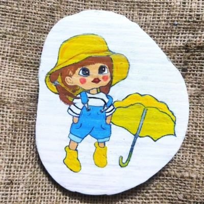 صمم صورتك انت و اصحابك علي جزع شجر 