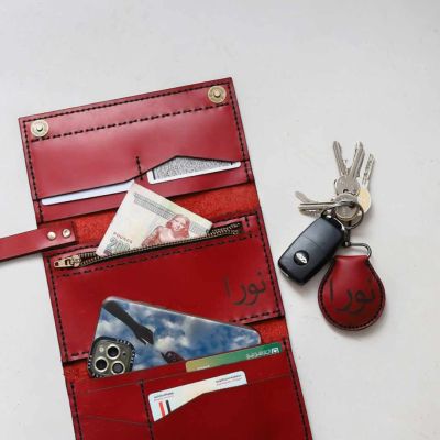 Genuine leather wallet with divided pockets