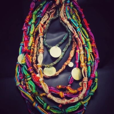 عقد من الخيوط القطن بدلايه معدن