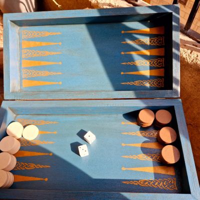 لعبه الطاولة 