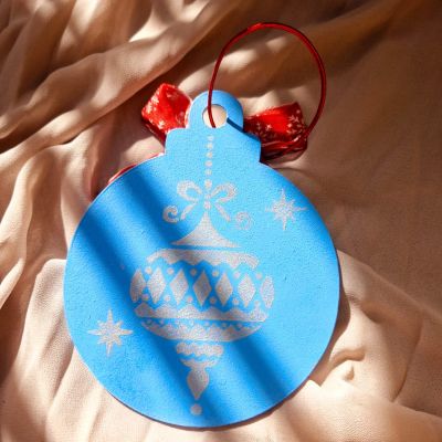 عليقات تزين لكريسماس