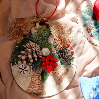 عليقات تزين لكريسماس