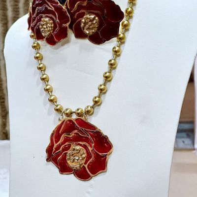 الوردة الانيقه