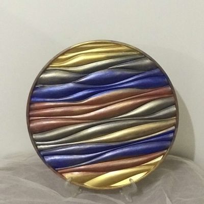 Decorative piece with abstract technique