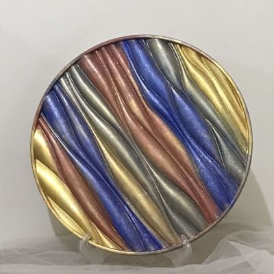 Decorative piece with abstract technique