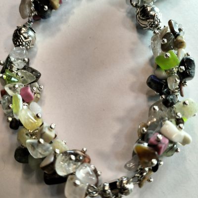  قلاده من كسر حجر عقيق الوان 