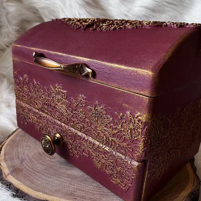 صندوق للمجوهرات والاكسسوارات 