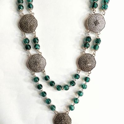 قلاده من حجر مرمر لون اخضر