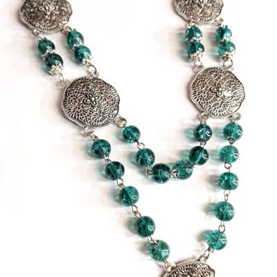 قلاده من حجر مرمر لون اخضر