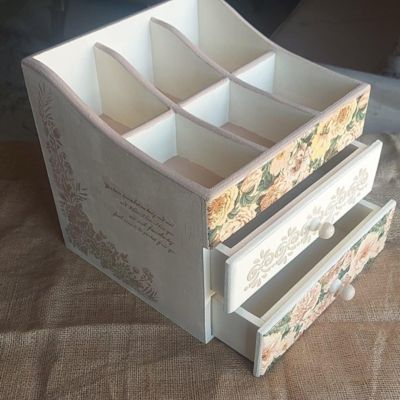 منظم للتسريحه هاند ميد 