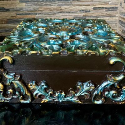 صندوق الكنز الأنيق المسحور