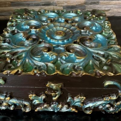 صندوق الكنز الأنيق المسحور