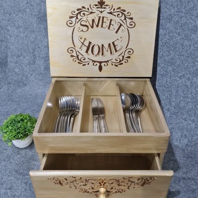 منظم لأدوات المائده