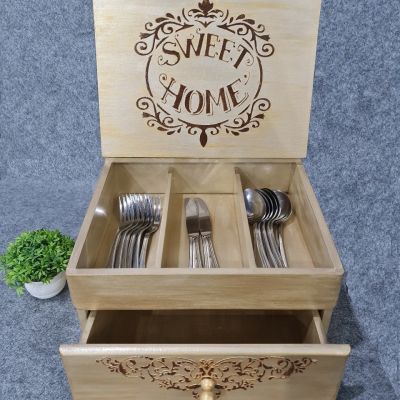 منظم لأدوات المائده