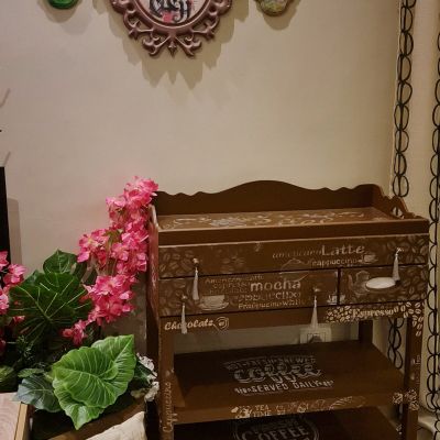 طاولة لركن القهوة