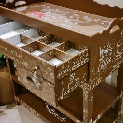 طاولة لركن القهوة