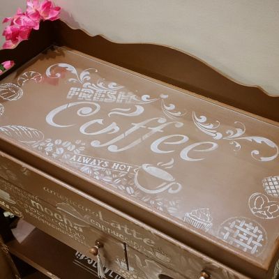 طاولة لركن القهوة