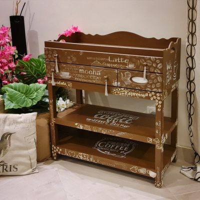 طاولة لركن القهوة