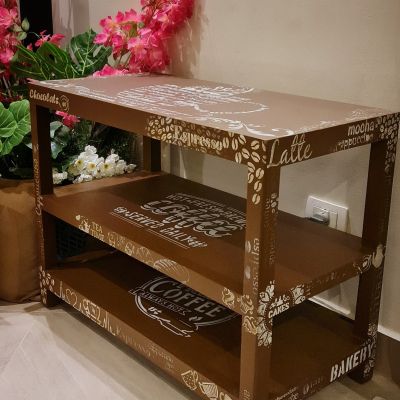 طاولة لركن القهوة