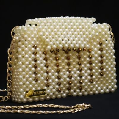 لؤلؤ أوف وايت