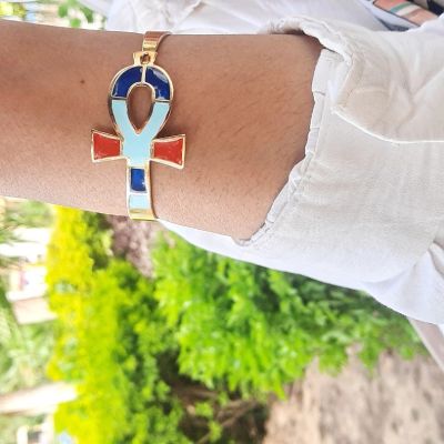 Colored Copper bracelet "the key to live"