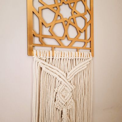 Arabesque macrame decor