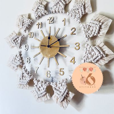 ساعة حائط مكرمية