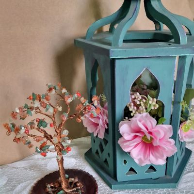   فانوس رمضان أخضر بألوان بنفسجي مع الورود💜💚💜