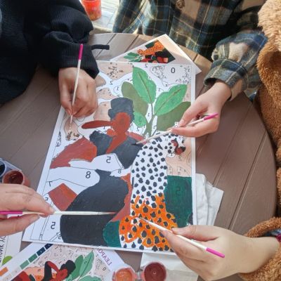 رسم حسب الرقم فتاة الفهد