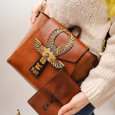  A completely genuine leather bag according