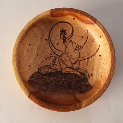 طبق فروستي حرق على الخشب