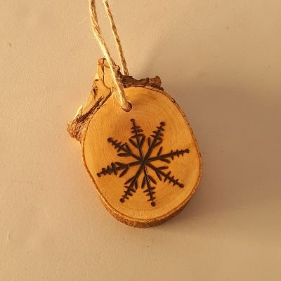 عليقات خشب يدوي