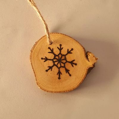 عليقات خشب يدوي