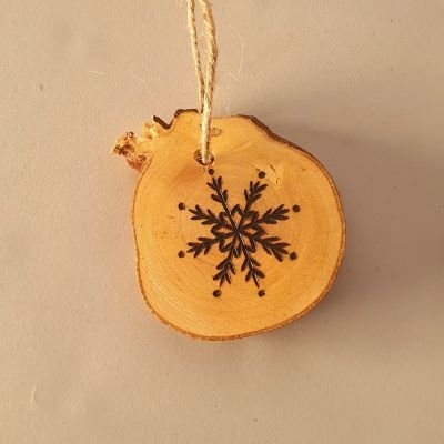 عليقات خشب يدوي