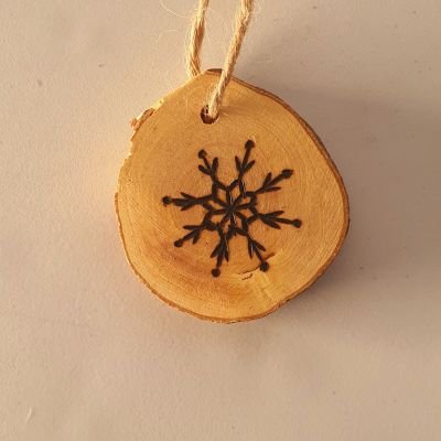 عليقات خشب يدوي