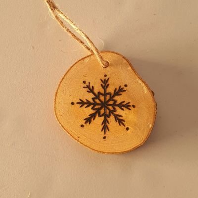 عليقات خشب يدوي