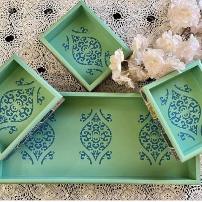 صينية للمكسرات بثلاث أطباق