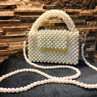 شنط من اللولي اوف وايت