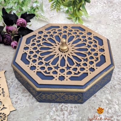 علبه الحلويات أو المكسرات