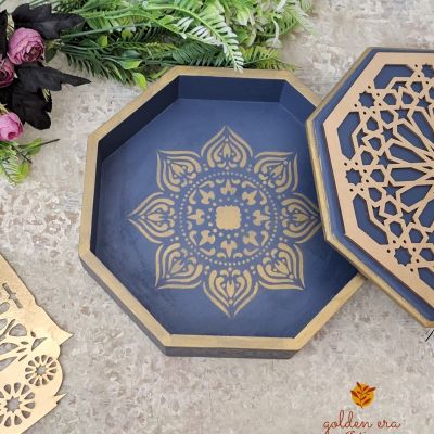 علبه الحلويات أو المكسرات