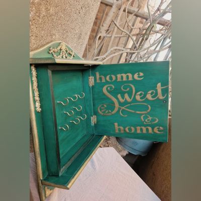 صندوق مفاتيح أنتيك