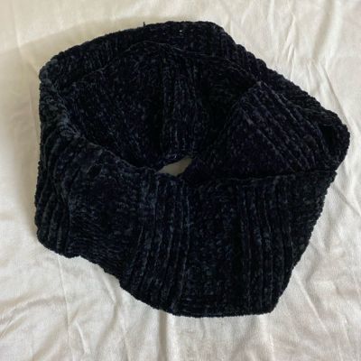 Infinity velvet crochet scarf