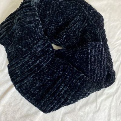 كوفيه قطيفة علي شكل إنفينيتي 