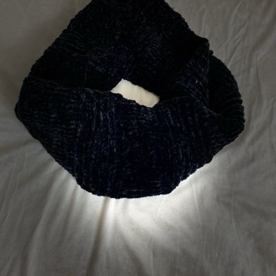 Infinity velvet crochet scarf