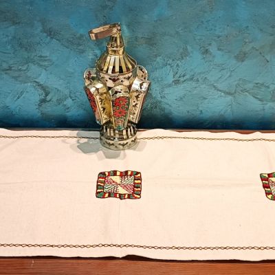 رانر طاولة مطرز يدوى فى واحة سيوة