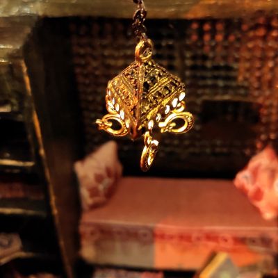 ديكور مشربيه وبداخله مشهد داخلى لمكتبه 